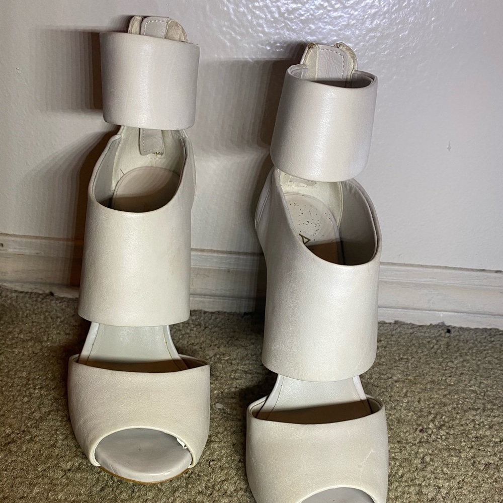 Heels - Picture 2 of 2